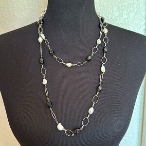 Versatile black, pearl white, and silver necklace